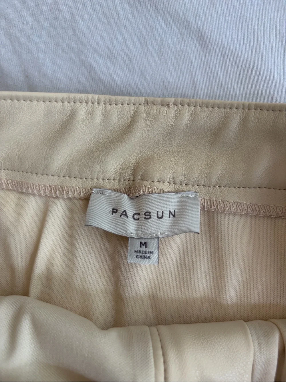 PacSun Cream Faux Leather Mini Skirt Women’s Size M Y2K